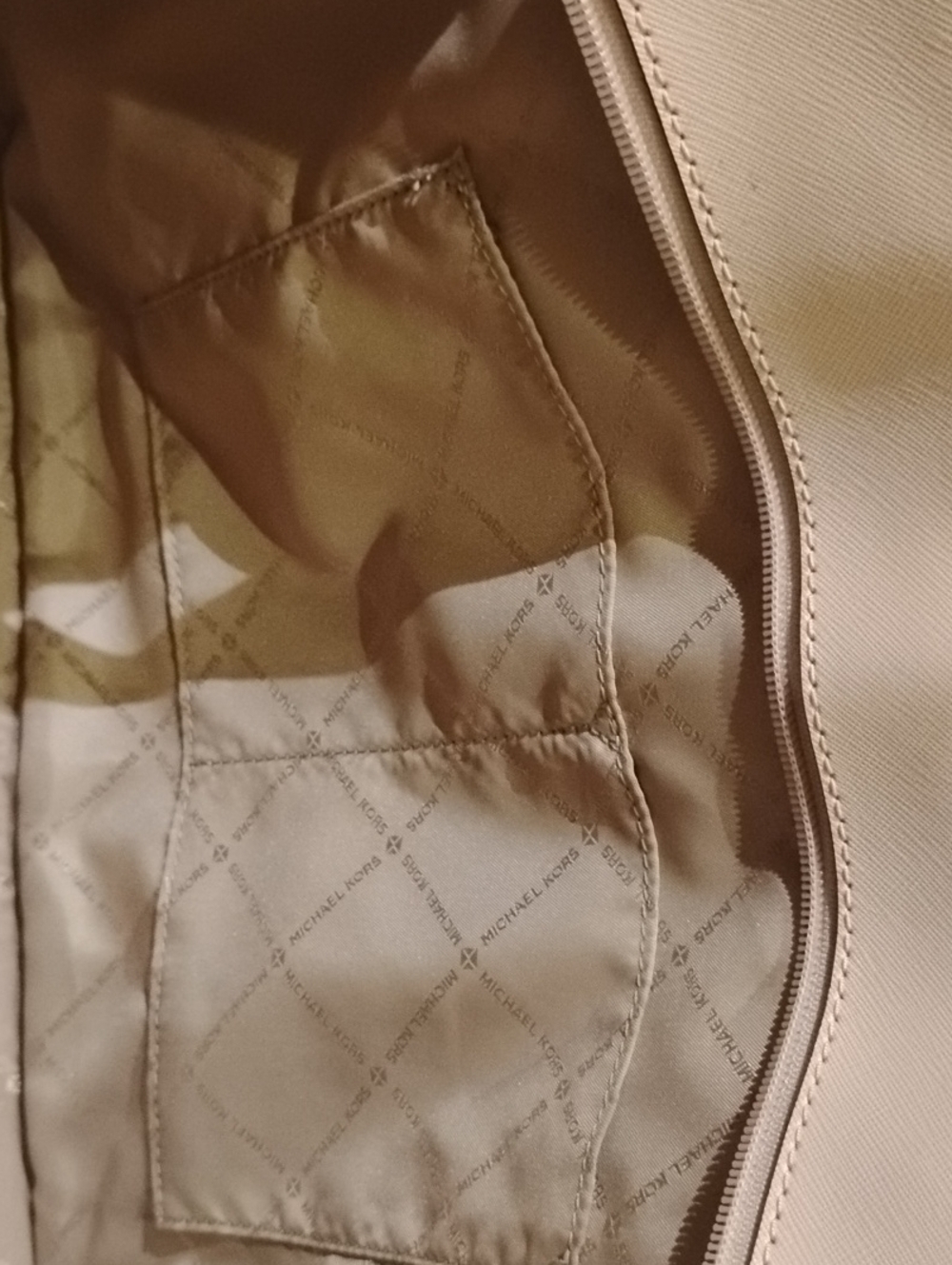 Limited Ed Michael Kors Gilly Large Drawstring Travel Tote light powder blush - Picture 17 of 17